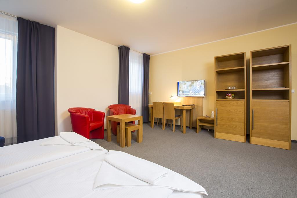 Hotel Trend بلزن المظهر الخارجي الصورة