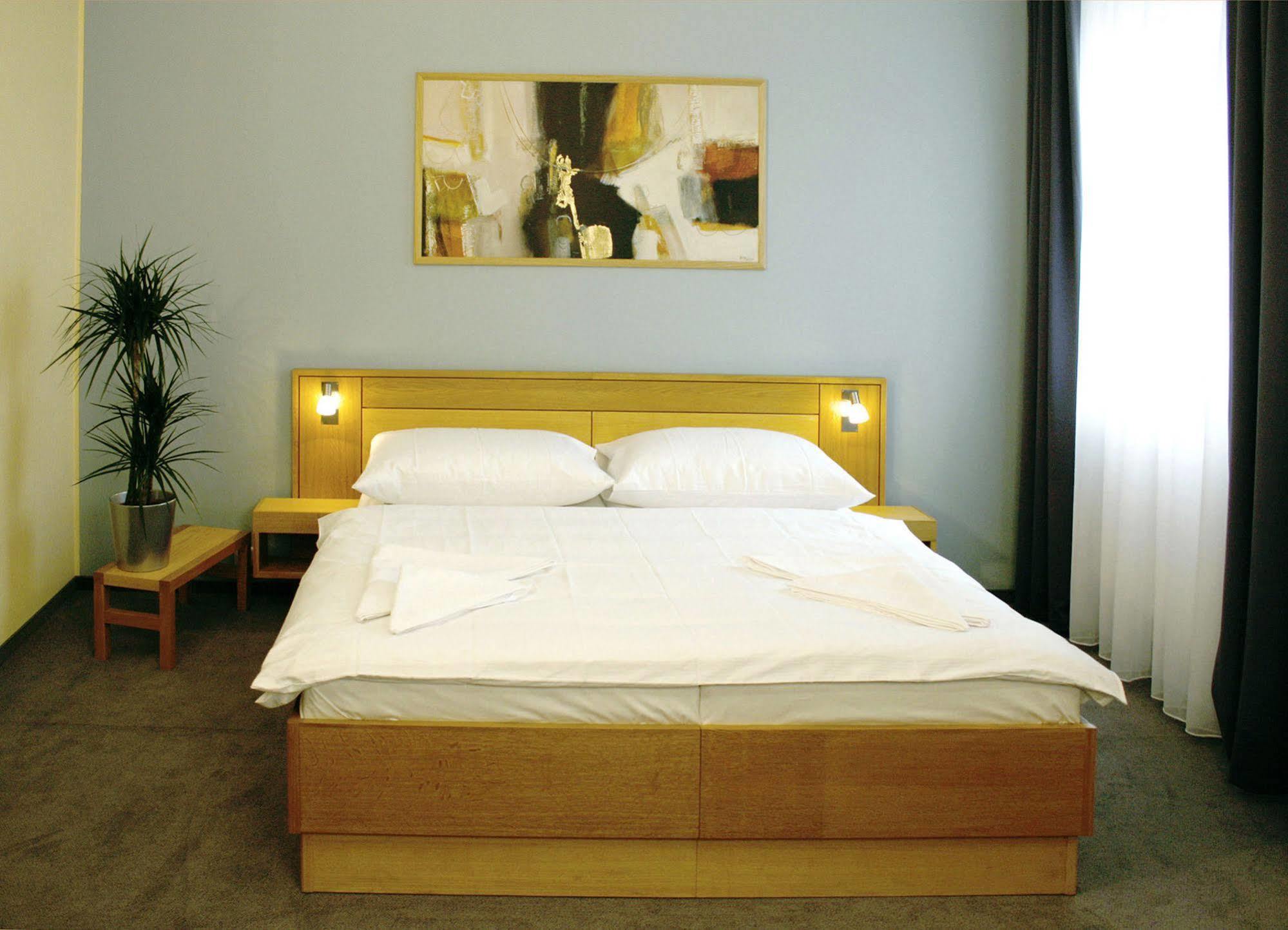 Hotel Trend بلزن المظهر الخارجي الصورة