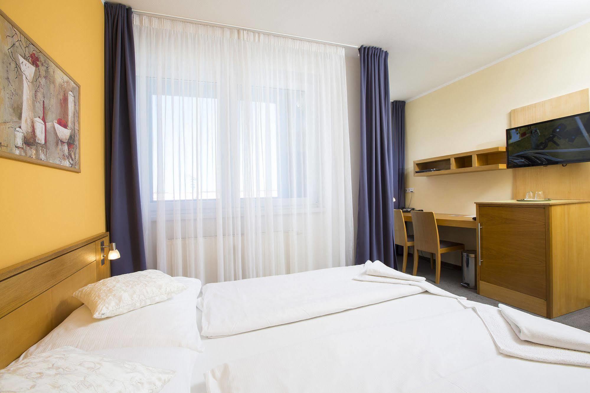 Hotel Trend بلزن المظهر الخارجي الصورة