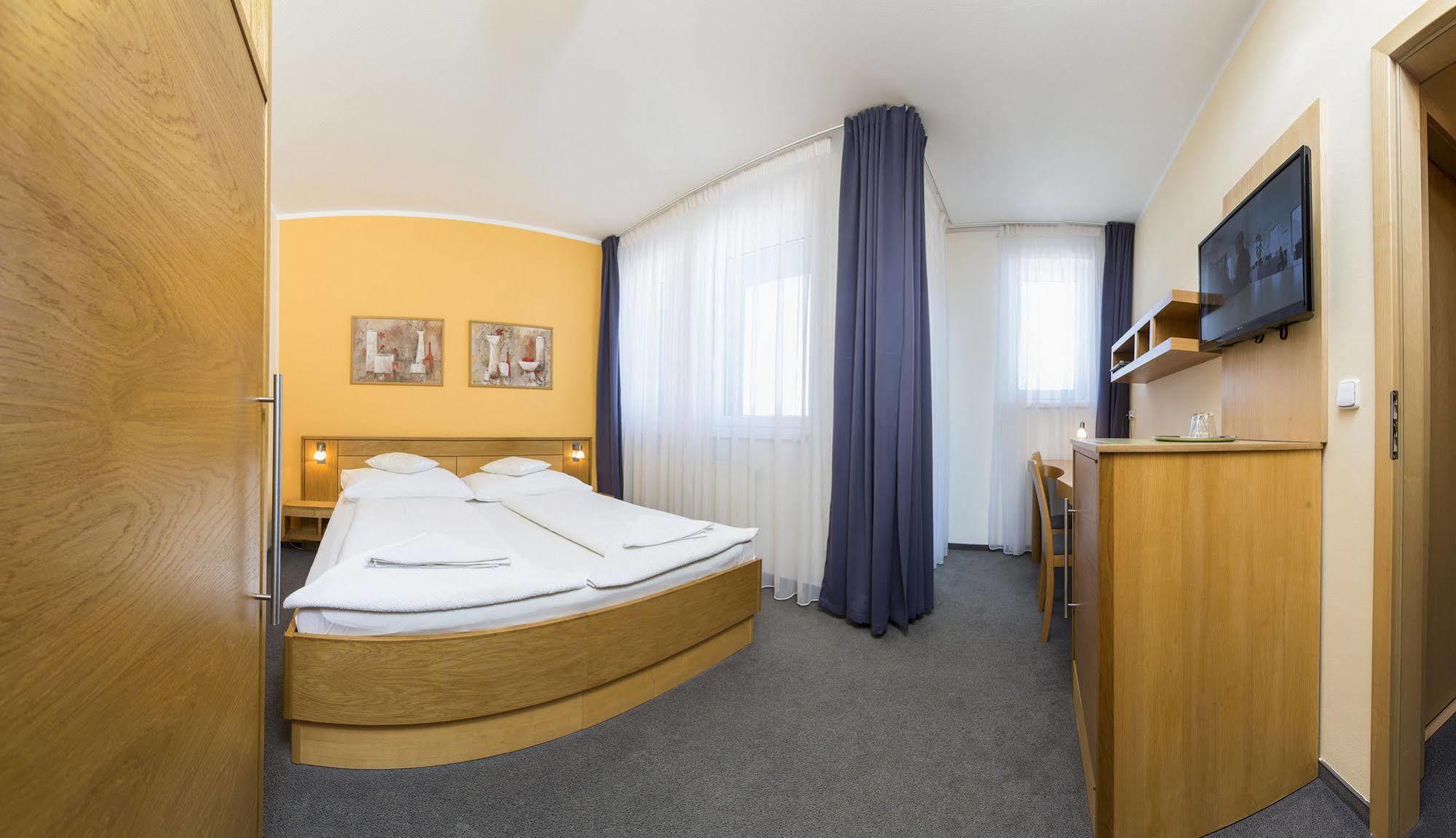 Hotel Trend بلزن المظهر الخارجي الصورة